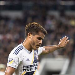 Jonathan dos Santos se lesiona en el clásico de California