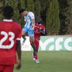 Un excelente gol de Larrubia da más alas y moral al nuevo Málaga