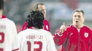 <b>RIVAL DEL MUNDIAL. </b>Aragonés espiará a Lemerre y su selección.