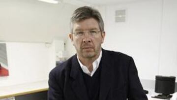 <b>ORGULLOSO.</b> El propietario de la escudería Brawn GP, Ross Brawn mostró su satisfacción con los resultados cosechados durante la pretemporada y aseguró que todo se debe a quince meses de intenso trabajo.