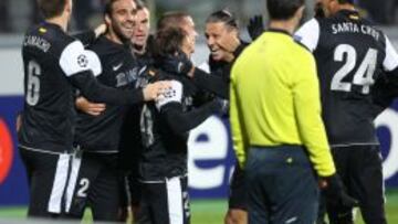 Alegría tras el gol de Buonanotte.