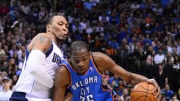 Kevin Durant, ante los Mavs.