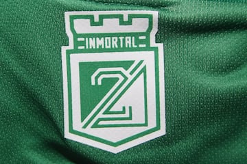 Atlético Nacional presentó su camiseta para la temporada 2019 y a su nuevo refuerzo, Hernán Barcos