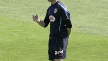 Quique: "Forlán volverá a ser el jugador que es"