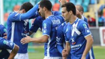 La plantilla del Tenerife celebra uno de los goles ante el Salamanca.