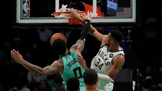 La NBA admite un fallo crucial en el cierre del Hornets-Bucks