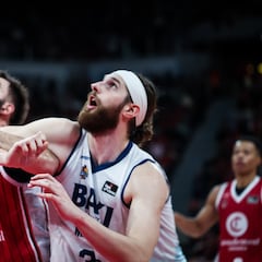 Oriola manda en Zaragoza