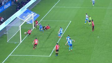 El linier acert¨® en el 2-0 del Depor: el bal¨®n rebas¨® la l¨ªnea