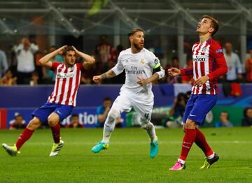 Griezmann lanza el penalti al palo.  . 