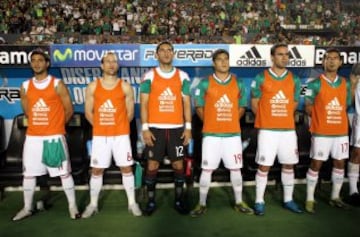 Desde que empezó su carrera futbolística, Corona estuvo representando a México.