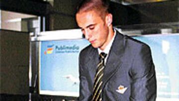 <B>LA ATRACCIÓN</B>. Dani, a su llegada ayer a Vigo.
