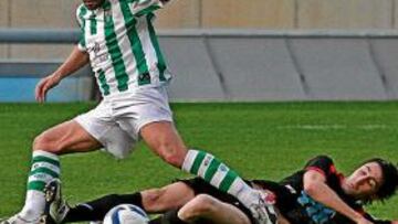 <b>SUSTOS. </b>A pesar de que el Córdoba consiguió llevar la batuta en varias ocasiones no pudo rematary el Nàstic no aprovechó sus ocasiones.