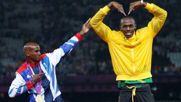 El británico de origen somalí Mo Farah y el jamaicano Usain Bolt intercambian sus gestos característicos.