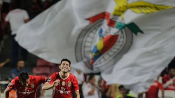 Pizzi junto a Salvio en el último partido de Liga.