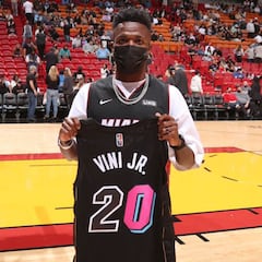 Vinicius 'firma' por... ¡la NBA!