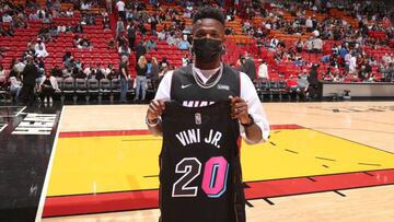 Vinicius 'firma' por... ¡la NBA!