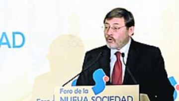 <b>REFORMAS A LA LEY DEL DEPORTE. </b>Manu Carreño, José Luis Rodríguez, Juan Pedro Bernal, Miguel Sagarra y Jaime Lissavetzky, ayer, en el foro celebrado en el Hotel Ritz.