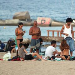 Un médico pierde los nervios con la actitud de los jóvenes: "Saludos a los del ansia viva por el copazo"