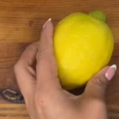 Comparte el truco contra los mosquitos que le enseñó el dueño de un restaurante: con un limón y muy fácil de hacer