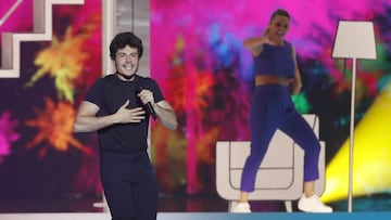 Miki Nu&ntilde;ez cantando &#039;La Venda&#039; en el Festival de Eurovisi&oacute;n 2019