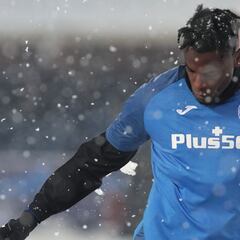 Atalanta busca a Jérémie Boga para potenciar a Duván Zapata