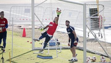 03/10/18 ENTRENAMIENTO DEL MALAGA MUNIR PORTERO