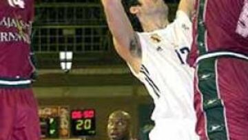 <b>TENÍA OBLIGACIONES MILITARES PENDIENTES.</b> El pívot del Real Madrid Dragan Tarlac se negó a viajar a Grecia, para disputar el partido ante Olympiakos en la Euroliga el pasado mes de febrero, debido a ciertos problemas con su pasaporte al tener obligaciones militares pendientes.