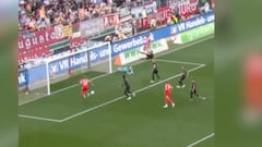 El increíble fallo de Luis Díaz casi debajo del arco del Augsburgo