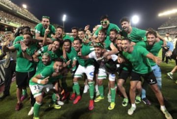 Los verdiblancos celebraron el ascenso.