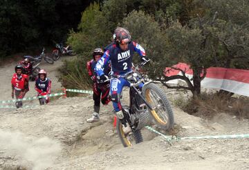 Alfredo G¨®mez (2 Mundiales de Trial Junior y Youth 125)