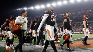 CINCINNATI, OHIO - JANUARY 02: Cincinnati Bengals players leave the field as their game against the Buffalo Bills is suspended following the injury of Damar Hamlin #3 of the Buffalo Bills during the first quarter at Paycor Stadium on January 02, 2023 in Cincinnati, Ohio.   Kirk Irwin/Getty Images/AFP (Photo by Kirk Irwin / GETTY IMAGES NORTH AMERICA / Getty Images via AFP)