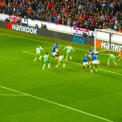 Claudio Bravo protagonizó una tapada fenomenal, pero luego pasó esto: una pena