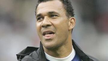 <b>OTRO CRACK.</b> Los Galaxy ya pueden presumir de tener a los dos nombres más mediáticos de la MLS, ahora sólo falta que lleguen los resultados.