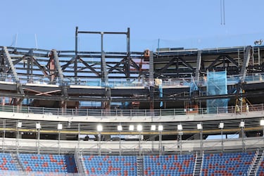 Imagen de la grada superior todavía en obras desde el interior del estadio.
