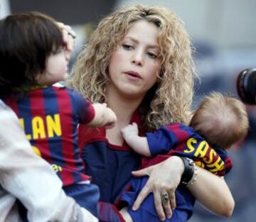 Shakira con sus hijos.