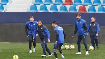 10/02/23
ENTRENAMIENTO DEL LEVANTE UD - JAVIER CALLEJA