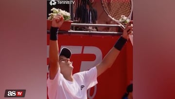 El joven madrileño se consagró campeón en Marrakech tras vencer a Marco Trungelliti. Logró su primer título ATP y saltó del puesto 911 al 57 del ranking en un año.