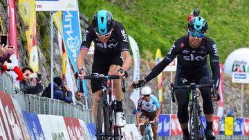 Geraint Thomas y Mikel Landa cruzan juntos la l&iacute;nea de meta en la etapa reina del Tour de los Alpes.