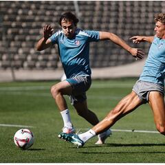 Simeone da galones a Serrano a la espera de los internacionales