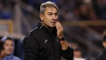 El ex entrenador de Cobresal, Rangers y Deportes Temuco, entre otros, será el reemplazante de Jaime 'Pillo' Vera que partió a Grecia.