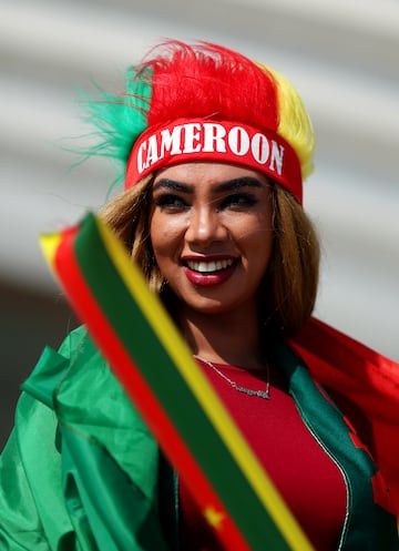 Los aficionados de la selección africana están siendo unos de los más animados y coloridos de todo en el Mundial en la grada. Hoy han llenado de color el Al Janoub Stadium en el duelo frente a Serbia.