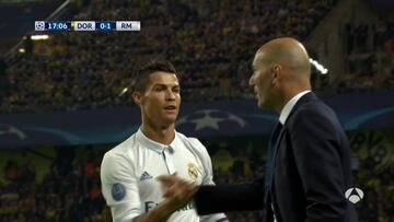 Zidane y Cristiano celebran el 0-1.