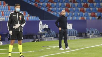 08/11/20 PARTIDO PRIMERA DIVISION
 LEVANTE UD - DEPORTIVO ALAVES 
  PACO LOPEZ
 
 
 
 
 
 
 
 
 
 
 
 
 