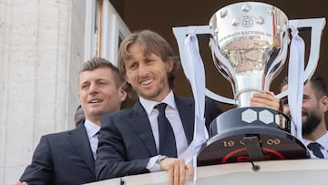 12/05/24
REAL MADRID CELEBRACION DE CAMPEON LIGA
2023-2024 23-24
VISITA COMUNIDAD DE MADRID REAL CASA DE CORREOS
NACHO MODRIC TONI KROOS CARLO ANCELOTTI