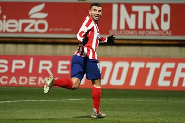 0-1. Ángel Correa celebró el primer gol.