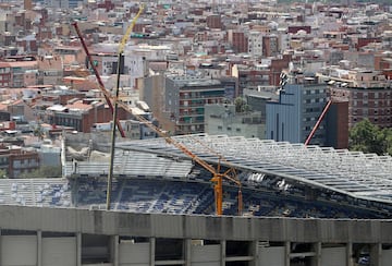 Con la tercera grada demolida casi en su totalidad, las obras de remodelacin del Camp Nou avanzan hasta el momento segn los plazos establecidos.