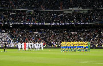 Minuto de silencio por el fallecimiento de Manuel SanchÃ­s, ex-jugador del Real Madrid.