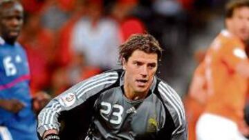 <b>INTERNACIONAL. </b>Coupet jugó la Eurocopa con Francia y se incorporará al Atlético el lunes.