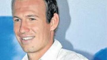 <b>A LA ESPERA. </b>Robben quiere que se cierre su traspaso al Madrid.