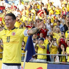 Preparen la chequera: el gol de James en una baldosa de crack